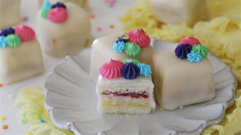 Sugar Spun Run How To Make Petit Fours Facebook Petit Four Recipes Raspberry Cake Filling