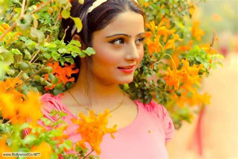 Bollywood Entertainment Stunning Beauty Akanksha In Gorgeous