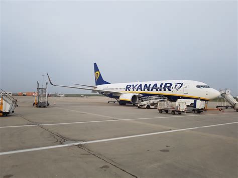 +6,63%abstand aktueller kurs zum ø kursziel: Ryanair Streik | Gewinnwarnung und Aktie im freien Fall ...