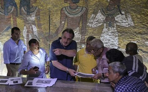 Scans Suggest Queen Nefertiti May Lie Concealed In King Tuts Tomb Telegraph Queen Nefertiti
