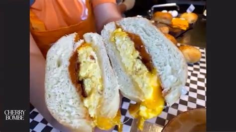 The Ultimate Bacon Egg And Cheese With La Bodega Bakery Youtube