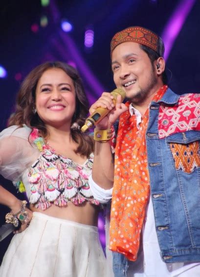 Indian Idol 12 Neha Kakkar Performs With Pawandeep Rajan Sayli Kamble And Others In Holi