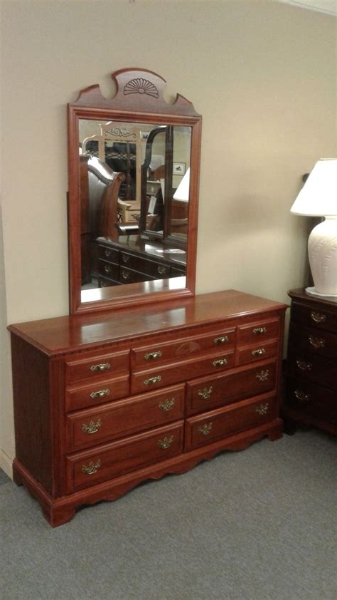 Broyhill Dresser And Mirror Delmarva Furniture Consignment