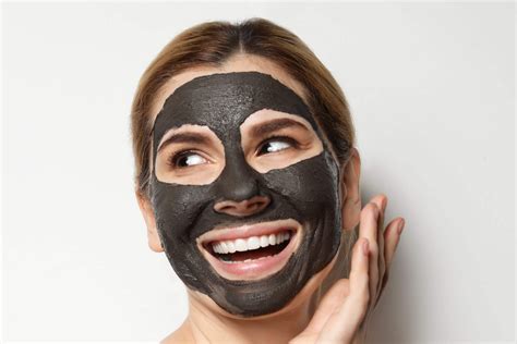 How To Build An Effective Skincare Routine With Charcoal Mask