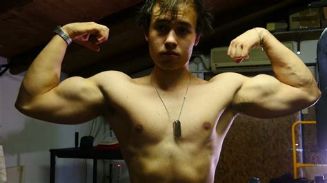 Teen Bodybuilder Flexing Big Muscle Full Video In Briefs Link In