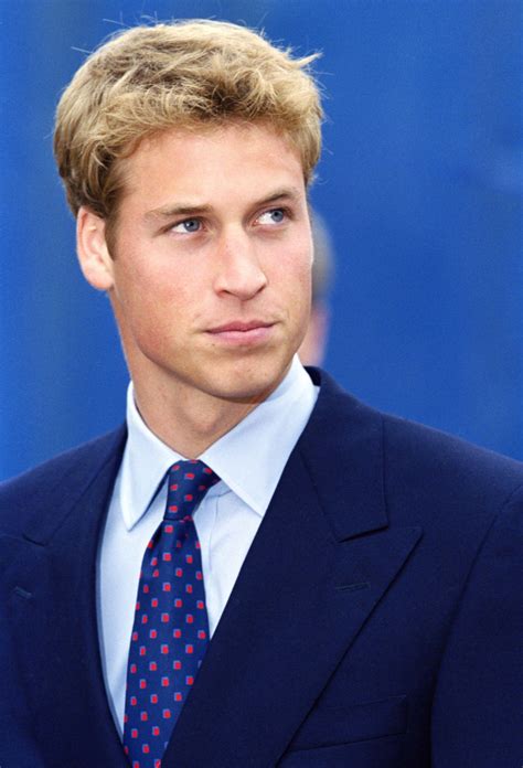 Prinz charles und ehefrau camilla besuchen in deutschland die zeremonie zum volkstrauertag. Prince William With Hair — Check out These Throwback Pics ...