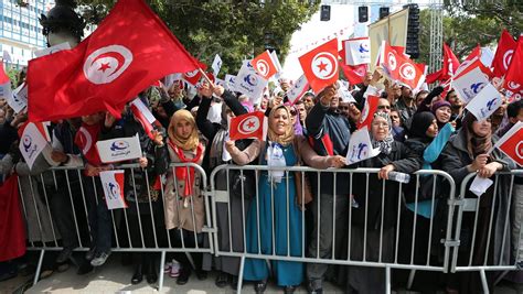 Tunisia Arab Springs Birthplace Takes On Militants