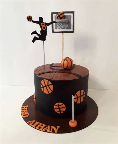 Pin By Sandra Sanagustin On Pasteles Basketball Birthday Cake Basketball Cake Sports Themed