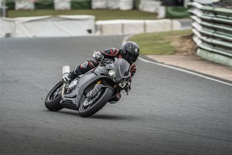 2022 norton v4sv review and track test from mallory park visordown