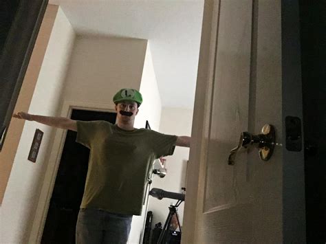 You Open Your Door And You See This What Do You Do Tposememes
