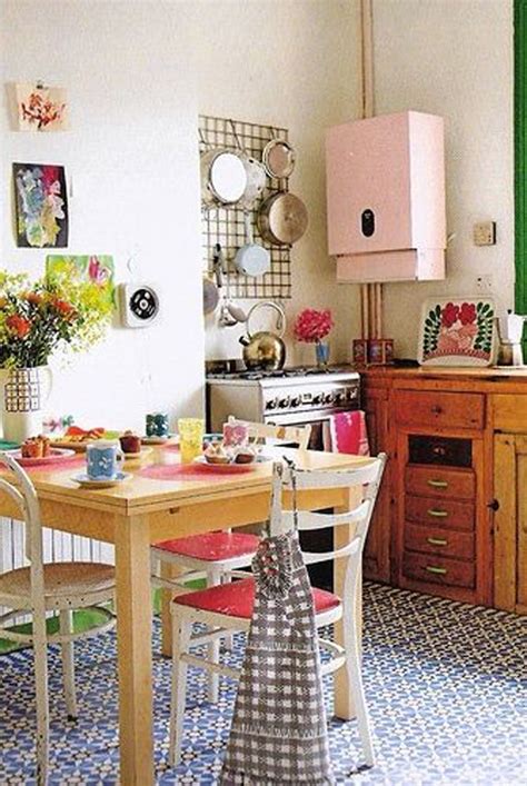 25 Inspiring Retro Kitchen Designs
