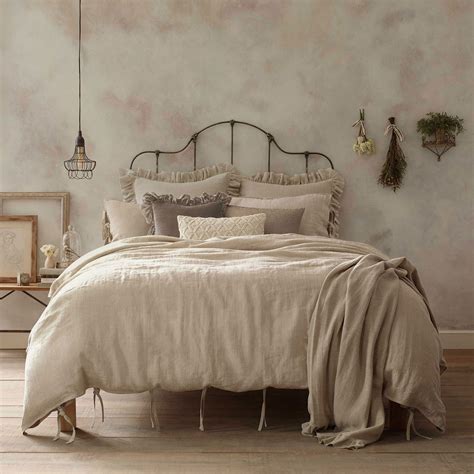 A small double duvet is 8 (20cm) longer than a standard single or double duvet, so great also for the longer 6ft 6 (200cm) beds. Best White-Linen Bedding, Shirts, and Pants