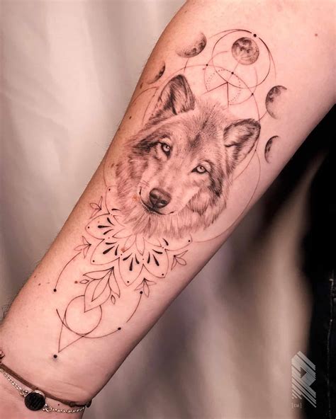 Simple Wolf Tattoo