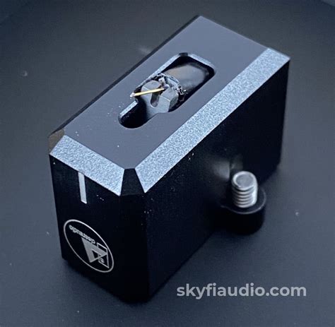 Clearaudio Concept Mc Moving Coil Cartridge Light Use