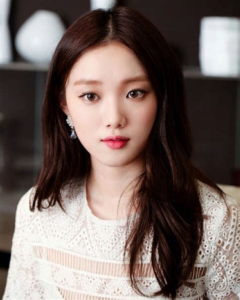 She made her acting debut in the 2014 hit television drama it's okay, that's love followed by her first starring role in queen's flower in. » Lee Sung Kyung » Korean Actor & Actress