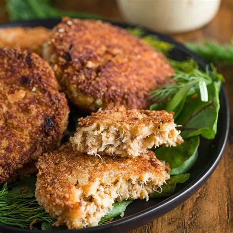 The Best Homemade Crab Cake Recipe Self Proclaimed Foodie