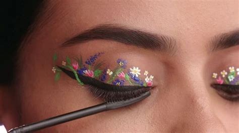Stunning Gallery Of Creative Floral Flower Eyeliner That You Must See