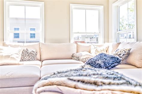 5 Living Room Staging Tips That Will Sell Your House For