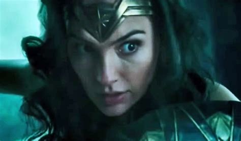 Watch Wonder Woman First Footage From Dc Comics Cw Special