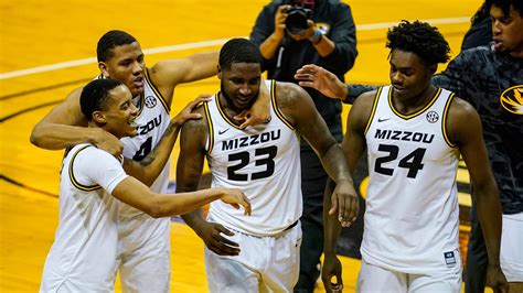 Missouri Basketball Tigers Look To Hold Kentucky In Check
