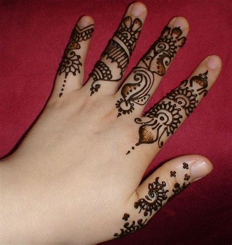 Beautiful Mehndi Designs For Fingers
