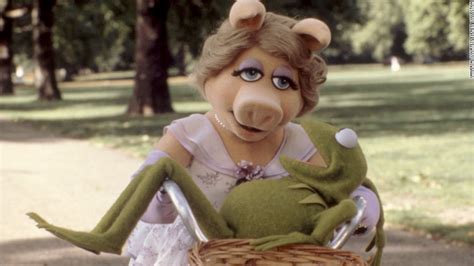 Miss Piggy Takes Home The Bacon With Feminism Award Cnn