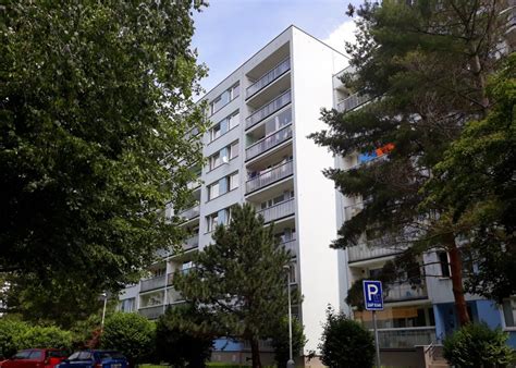 Policie musela regulovat dopravu v místě. Pronájem bytu 2+kk, 43 m2, Štichova, Praha 4 - Háje ...
