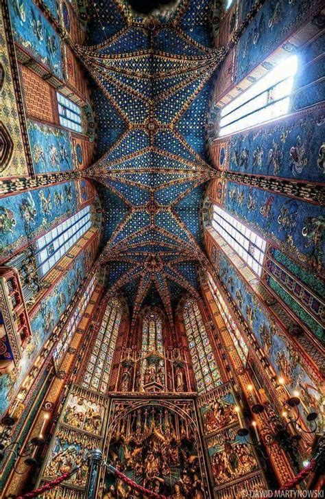 Vista Del Interior De La Basílica De Santa Maria Cracovia Polonia