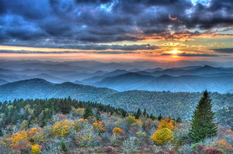 North Carolina's Great Smoky Mountains | Mountains sunset, Blue ridge mountains, Mountain ...
