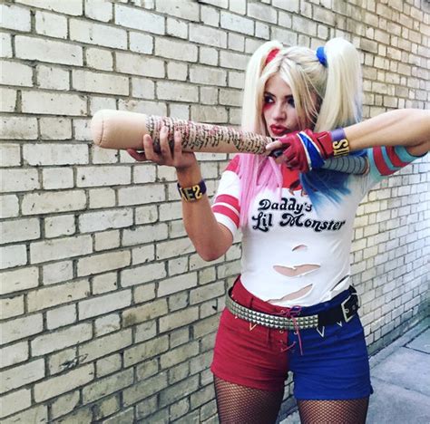 Holly Willoughby Shows Off Sizzling Curves In Racy Wonder Woman Outfit Celebrity News