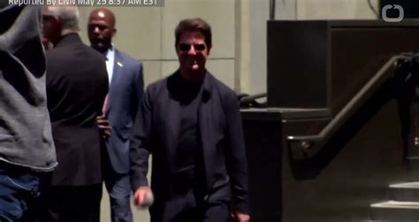 Val kilmer playing iceman in 1986's top gun. everett collection. Val Kilmer Is Ready For 'Top Gun 2' - Videos - Metatube