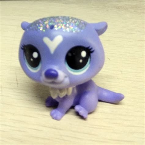 Littlest Pet Shop Lps Sparkle Glitter Purple Weal V Loving Figure Toy