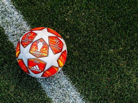 Il torneo è iniziato il 25 giugno 2019 e si è concluso il 23 agosto 2020 con la finale allo stadio da luz di lisbona, in portogallo. adidas présente le ballon officiel "Madrid Finale19" de la ...