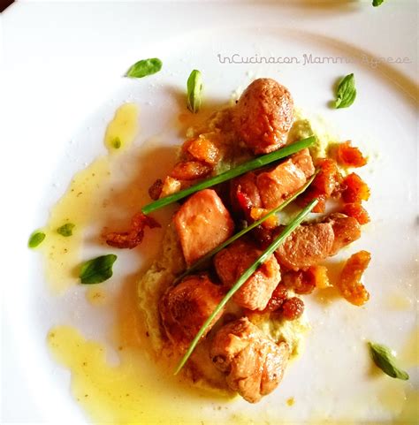 Marinate le cosce d'anatra in un'emulsione a base di vino, sale, rosmarino e la scorza grattugiata di un'arancia. Bocconcini di Anatra al mandarino, su crema di Carciofo e ...