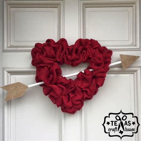 Heart Burlap Wreath Diy Valentine Day Wreaths Valentines Day Hearts Valentines Day Decorations