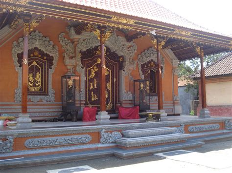 Pura Batu Kursi Pemuteran, Keramat Temple in Bali - Bali Travel Diary