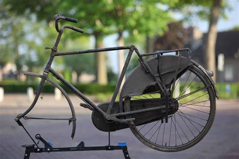 Have you ever thought about what is the fastest motorcycle in the world? Gazelle No 1 - Dutch World Bikes