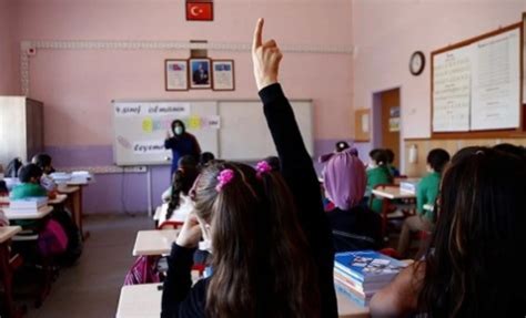 Pazartesi okullar tatil mi 2 Ekim İstanbul okul var mı yok mu Haberler