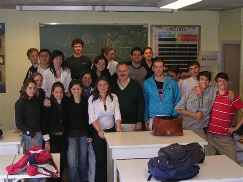 Onisep.fr, l'info nationale et régionale sur les métiers et les formations. Photo de classe TS spé de 2006, Lycée Assomption Bellevue ...