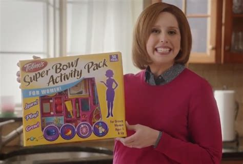 Snl Perfectly Spoofs Sexist Super Bowl Commercials