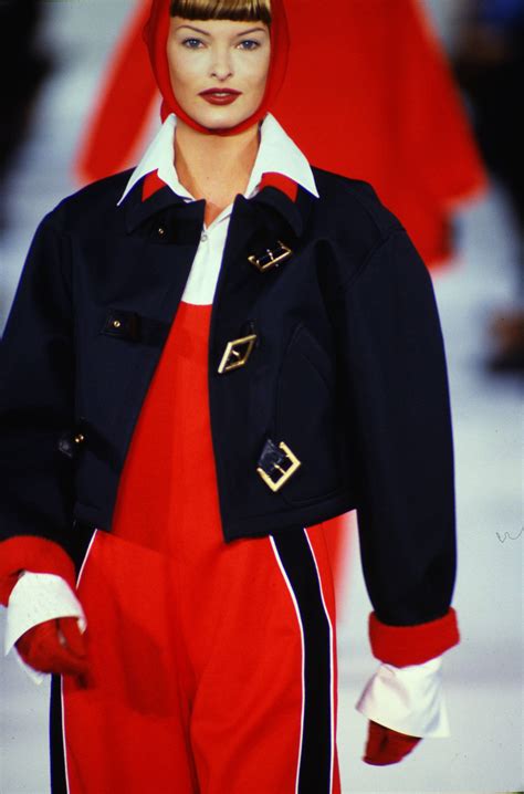 Linda Evangelista Isaac Mizrahi Runway Show Rtw Fw 1993 Retro