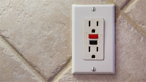 10 Types Of Electrical Outlets Commonly Found In Every Home
