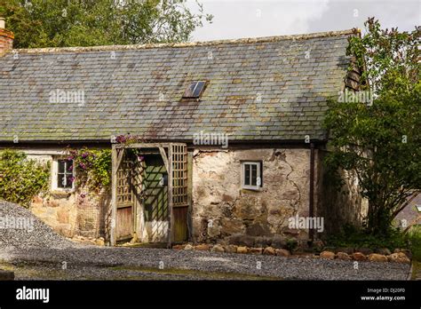 An Old Farm House In Scotland In Decay Stock Photo Alamy