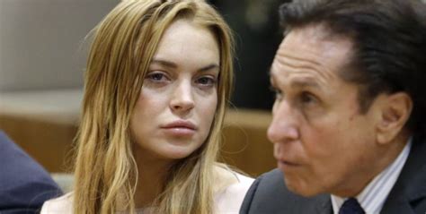 Lindsay Lohan Risque La Prison Si Elle Ne Se Rend Pas En Rehab Purebreak