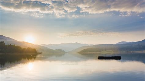 Beautiful Lake At Sunrise 5k Uhd Wallpaper