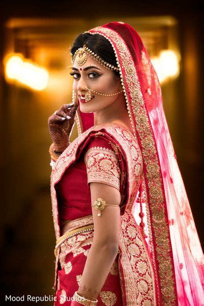Dreamy Bengali Bride Look In Indian Wedding Poses Indian
