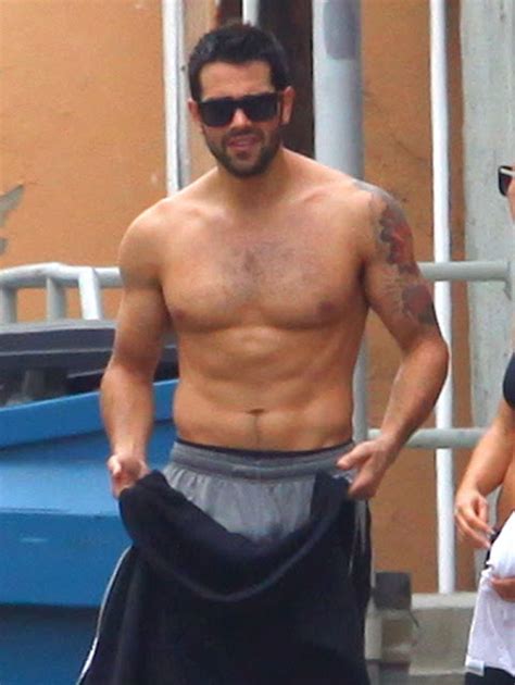 Jesse Metcalfe Goes Shirtless After Gym Oh Yes I Am