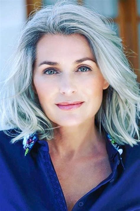 Popular Hairstyles For Gray Hair Over With Simple Style