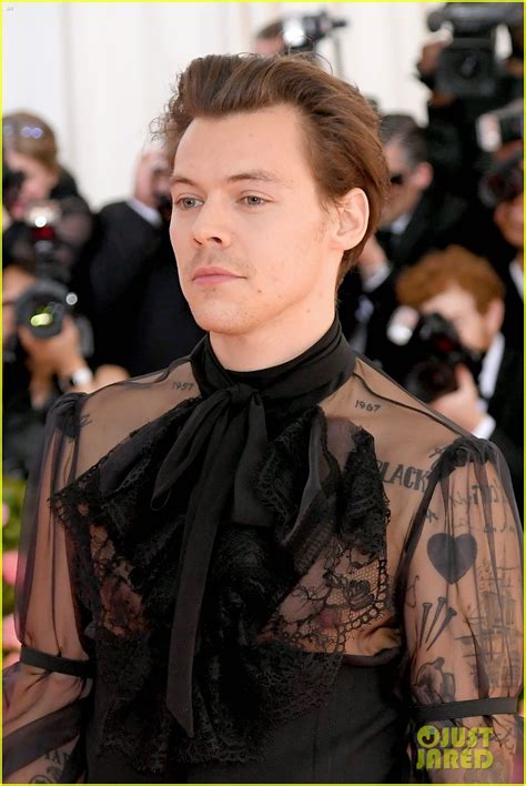Harry Styles Wears Gucci For His First Met Gala Photo 4284894 2019