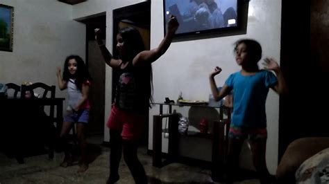 Mi Hermana Y Mi Prima Y Yo Bailando Soy Travieso Youtube
